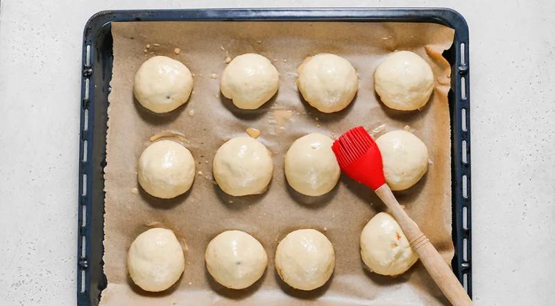 Булочки с шоколадом внутри, пошаговый рецепт с фото на 614 ккал