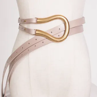 Какие ремни будут в моде весной-2026