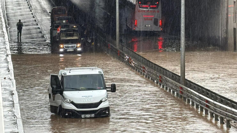 Ливень вызвал наводнение в Бодруме