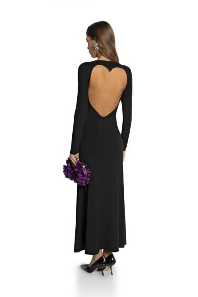 Модный дайджест к 14 февраля: образы для свиданий, парные аутфиты, идеи романтичных подарков