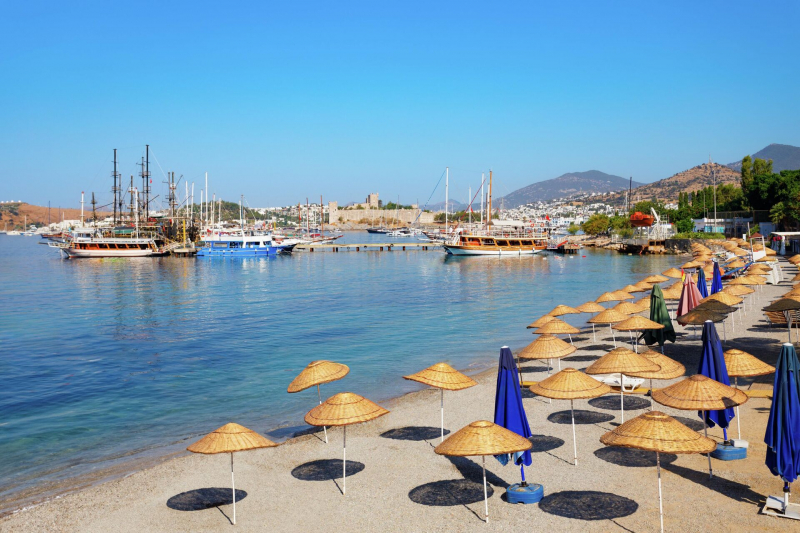 На курорт — за полцены: как выгодно купить путевку в Турцию