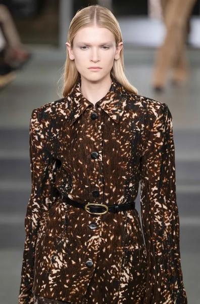 Олений принт: почему он стал новым хитом моды