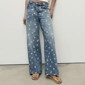 Подборка-доказательство: на весну тебе нужны джинсы с вышивкой