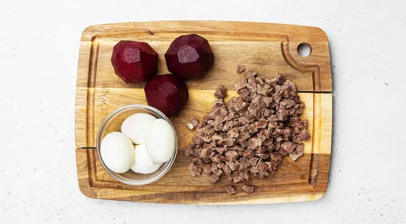 Салат Генерал со свеклой, пошаговый рецепт с фото на 421 ккал