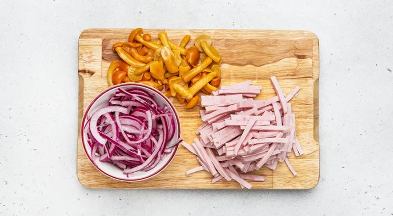 Салат &laquo;Мужская мечта&raquo;, пошаговый рецепт с фото на 394 ккал