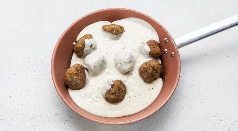 Тефтели под соусом бешамель, пошаговый рецепт с фото на 537 ккал