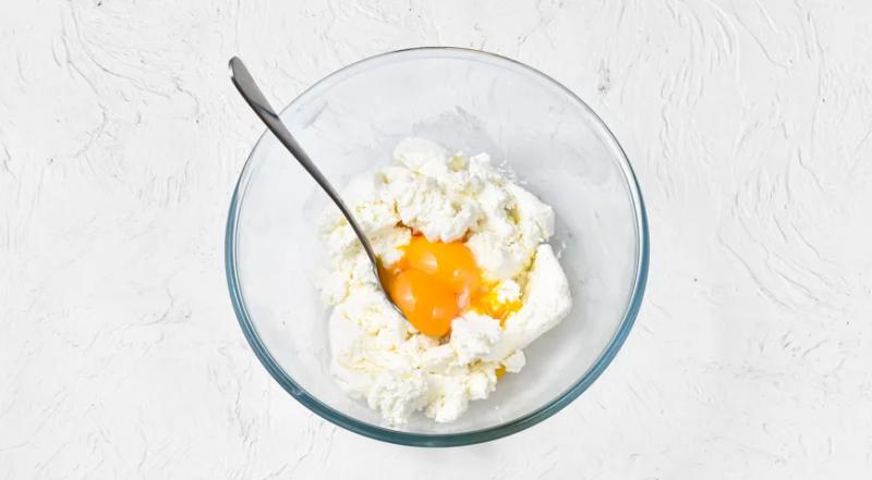 Творожная запеканка с кукурузной мукой, пошаговый рецепт с фото на 419 ккал