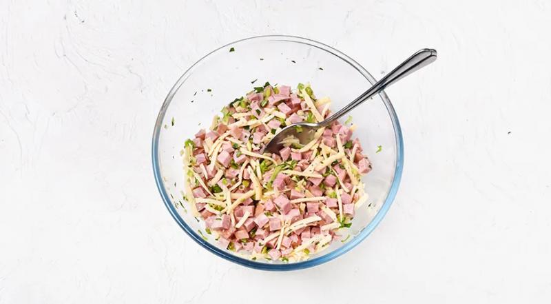 Заливной пирог с колбасой, пошаговый рецепт с фото на 521 ккал