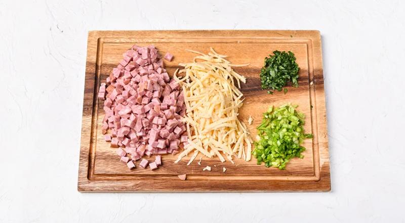 Заливной пирог с колбасой, пошаговый рецепт с фото на 521 ккал