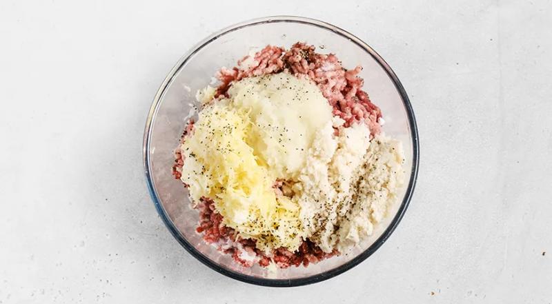 Запеченные котлеты в сметанном соусе, пошаговый рецепт с фото на 497 ккал