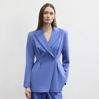 20 красивых и модных жакетов, которые спасут скучные офисные образы