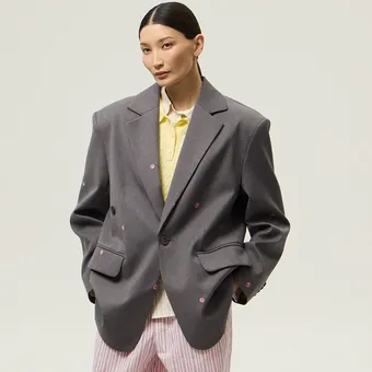 20 красивых и модных жакетов, которые спасут скучные офисные образы