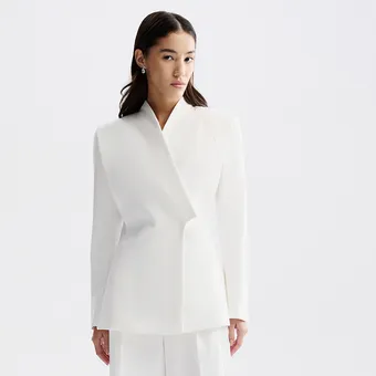 20 красивых и модных жакетов, которые спасут скучные офисные образы