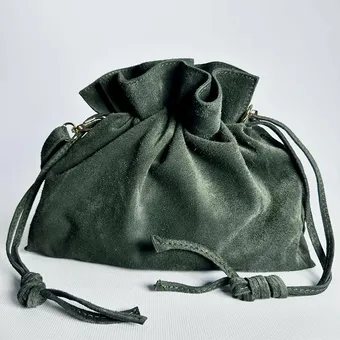 Где искать сумку-кисет &ndash; модное &laquo;вау&raquo; весны-2026