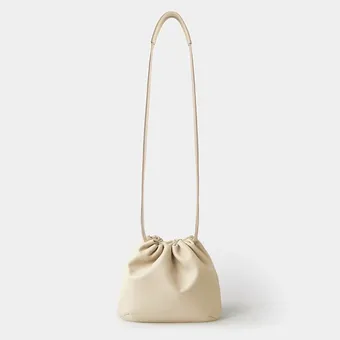 Где искать сумку-кисет &ndash; модное &laquo;вау&raquo; весны-2026