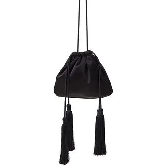 Где искать сумку-кисет &ndash; модное &laquo;вау&raquo; весны-2026