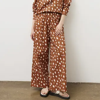 Как носить бемби-принт &ndash; самую милую фишку весны-2026