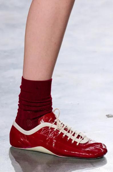 Как выглядят самые модные кроссовки весны-лета 2026