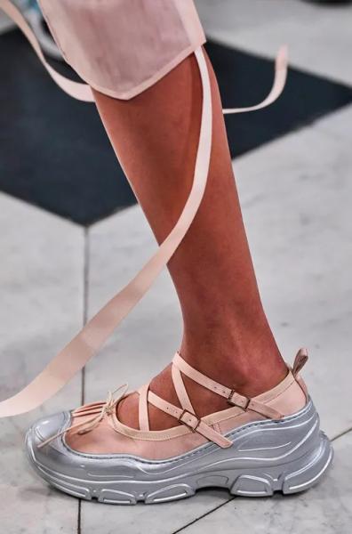 Как выглядят самые модные кроссовки весны-лета 2026