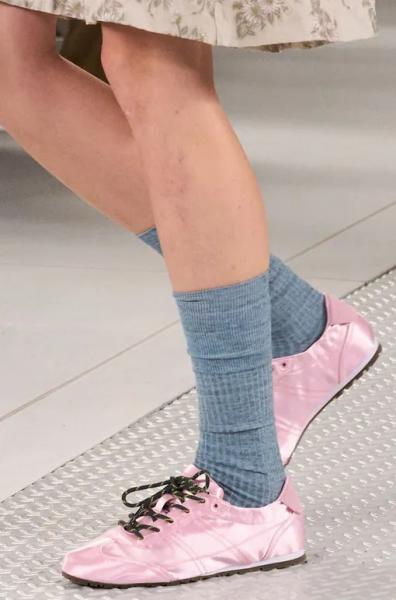 Как выглядят самые модные кроссовки весны-лета 2026