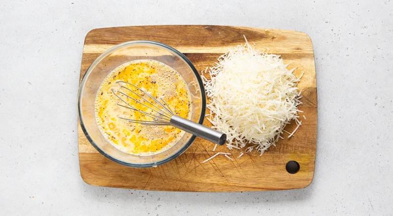 Макароны с яйцом и сыром на сковороде, пошаговый рецепт с фото на 517 ккал