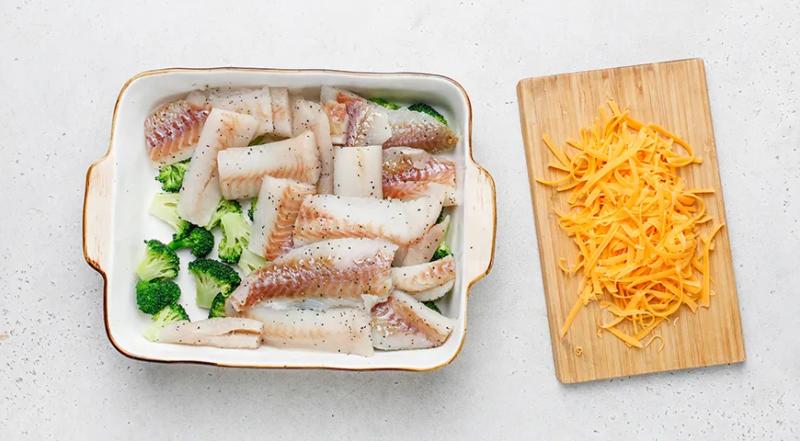 Минтай, запеченный с брокколи, пошаговый рецепт с фото на 594 ккал