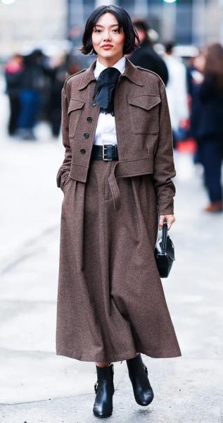 На весну тебе необходима рубашка с воротником-шарфом &ndash; вот доказательство!