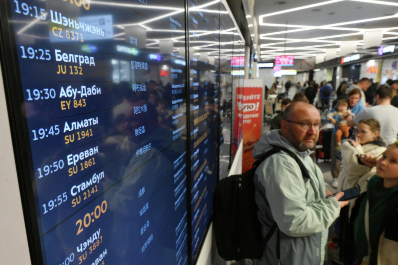 Нас выселяют. Как россияне возвращаются c Ближнего Востока