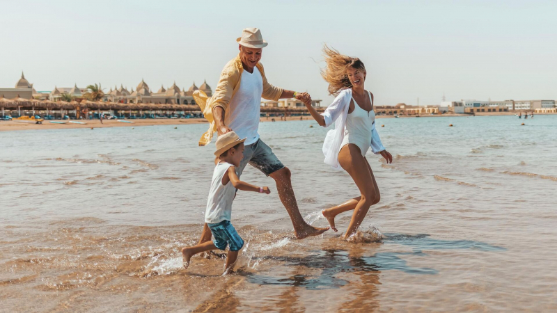 Названы страны, куда россияне поедут на отдых в апреле