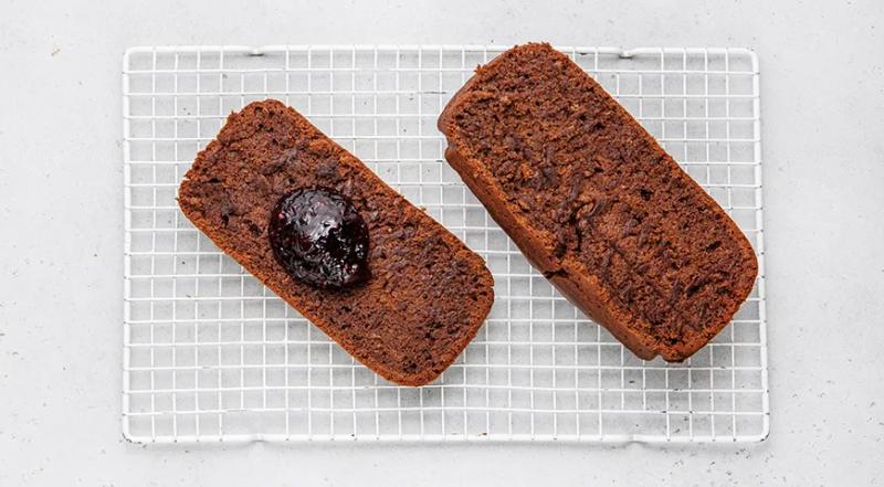 Постная коврижка с вареньем, пошаговый рецепт с фото на 493 ккал