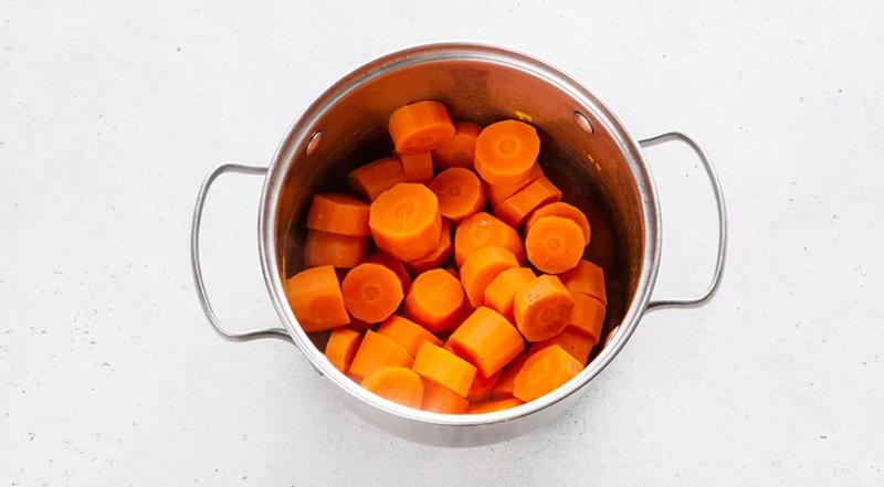 Постные морковные котлеты на сковороде, пошаговый рецепт с фото от автора nat9115 на 136 ккал