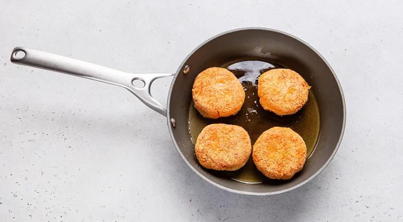 Постные морковные котлеты на сковороде, пошаговый рецепт с фото от автора nat9115 на 136 ккал