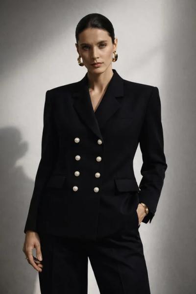 С иголочки: подробный гид по выбору &laquo;того самого&raquo; жакета от профи Charuel