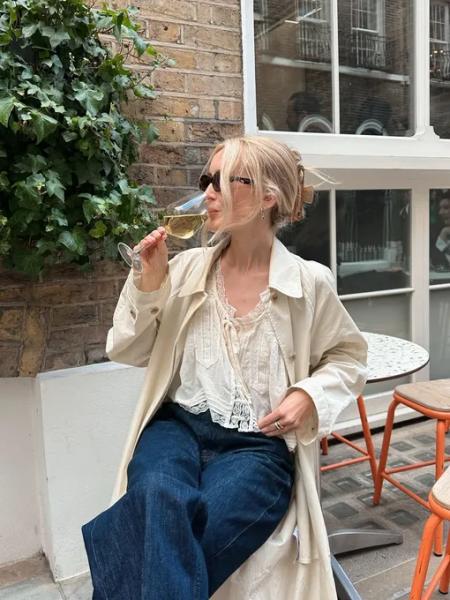 Тренд весны 2026: богемные блузки вместо белых футболок