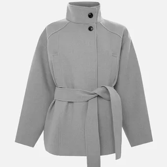 Весной-2026 все модные девушки будут носить именно это пальто