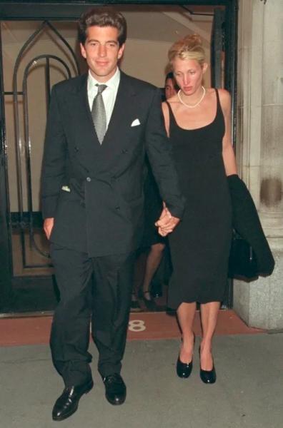 Жемчуг в стиле Кэролин Бессетт-Кеннеди: идеальное дополнение образа