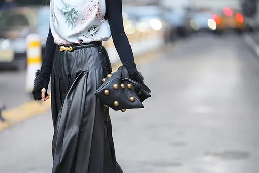 Фактура ткани в тренде: почему одежда должна быть приятной на ощупь