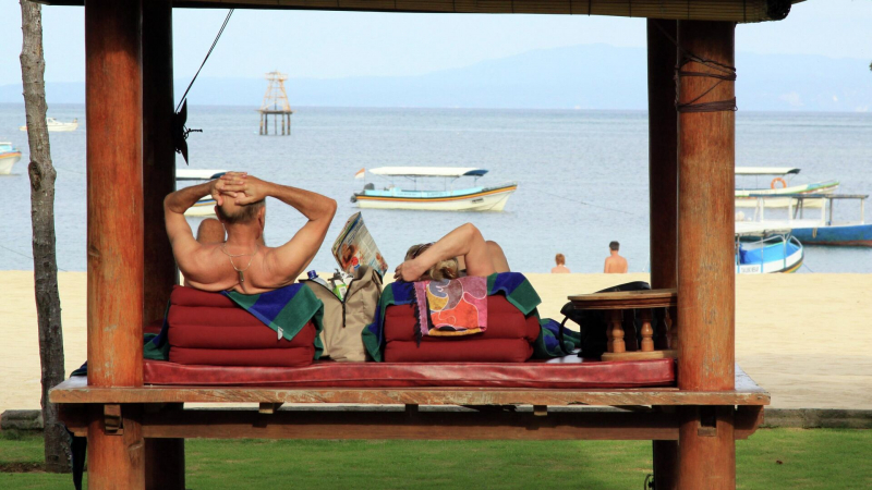 Губернатор Бали призвал туристов беречь святость курортного острова