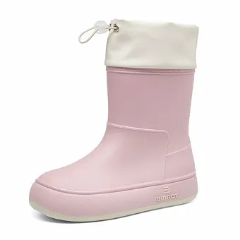 И пускает капает, капает с неба: 12 пар модных резиновых сапог