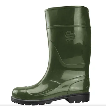 И пускает капает, капает с неба: 12 пар модных резиновых сапог