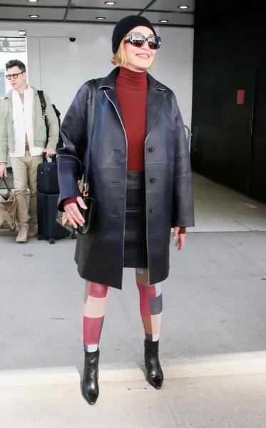 Как носить пестрые колготки: пример стиля Шэрон Стоун