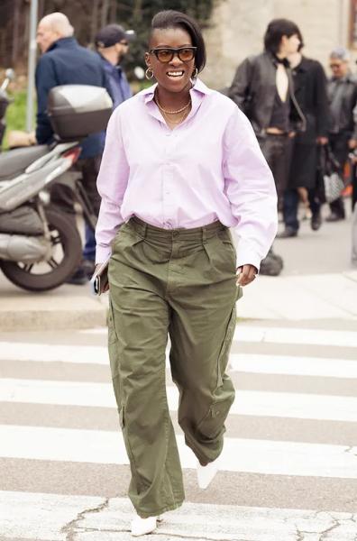 Как носить рубашку оверсайз весной 2026 года: модные образы