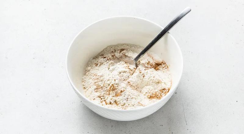 Кекс в микроволновке с яблоком, пошаговый рецепт с фото на 459 ккал