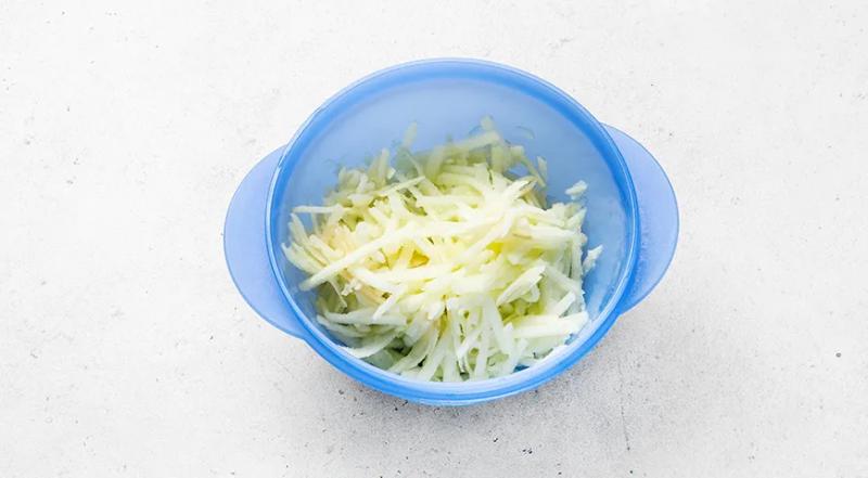 Кекс в микроволновке с яблоком, пошаговый рецепт с фото на 459 ккал