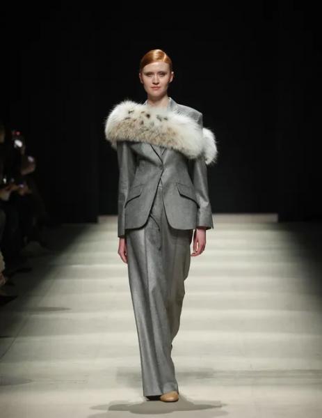 Офискор, который мы заслужили: подборка образов с Московской недели моды