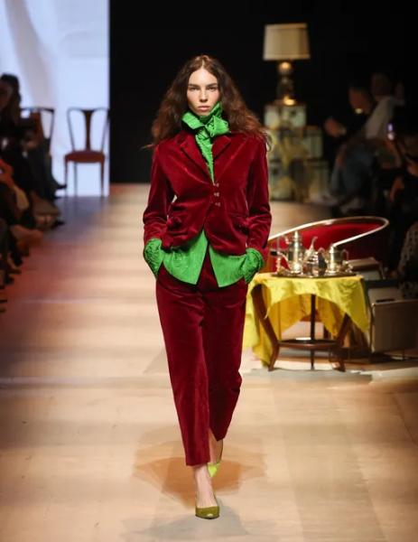 Офискор, который мы заслужили: подборка образов с Московской недели моды