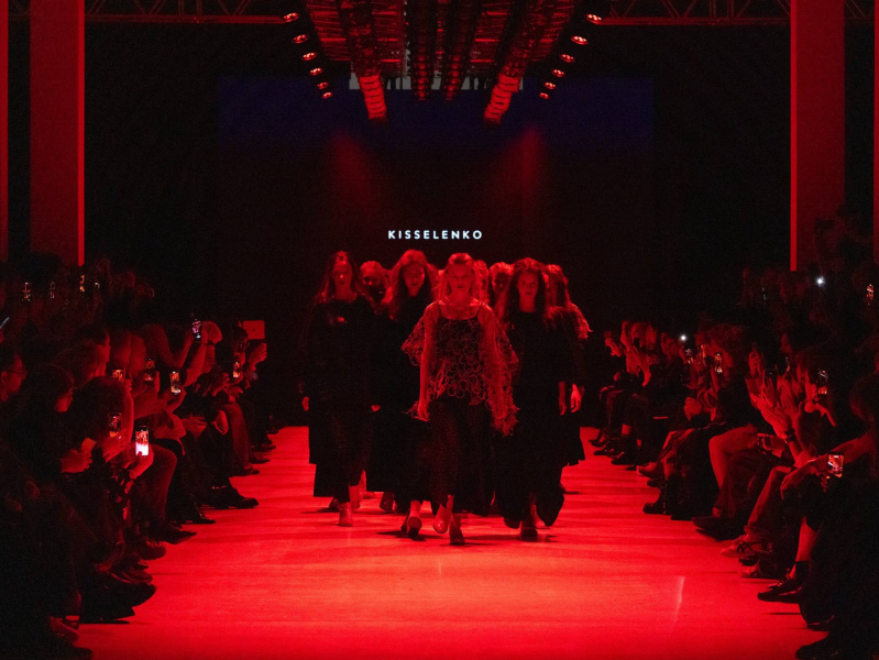 От кружева до лака: чем удивил третий день Московской недели моды