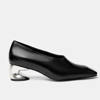 Пошли по наклонной: самые модные туфли 2026 года должны быть &laquo;косыми&raquo;