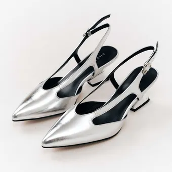 Пошли по наклонной: самые модные туфли 2026 года должны быть &laquo;косыми&raquo;