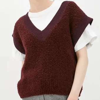 Рианна диктует моду: бордовый и жёлтый — новое стильное сочетание весны-2026